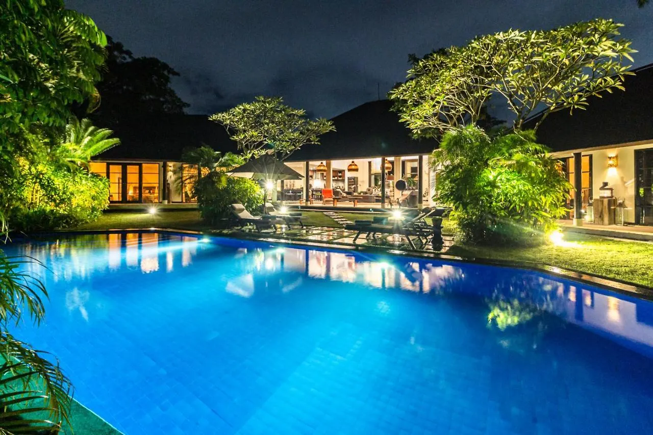 Promo Tropical 3 Bd Villa With Office And Parking Kerobokan 0*,  Indonésie