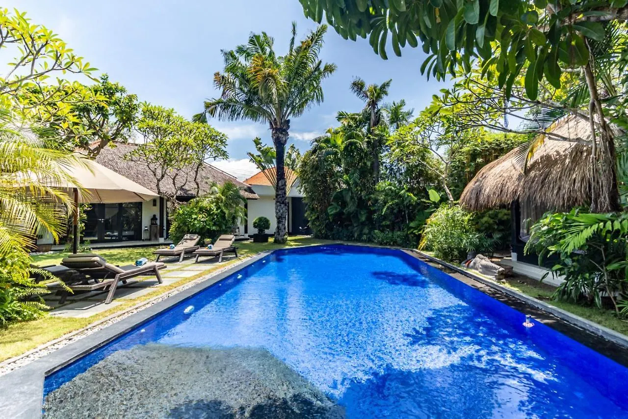 Promo Tropical 3 Bd Villa With Office And Parking Kerobokan 0*,  Indonésie