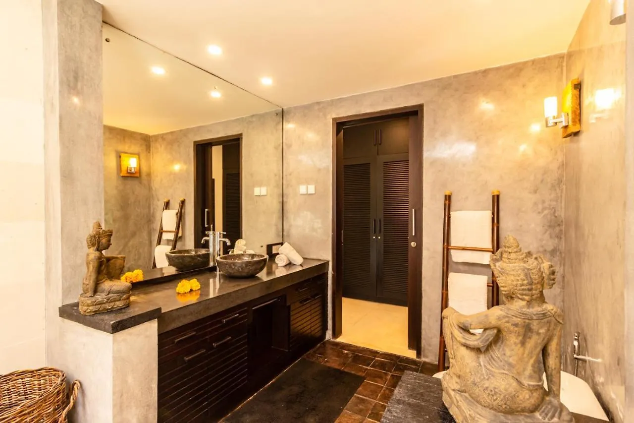 Promo Tropical 3 Bd Villa With Office And Parking Kerobokan