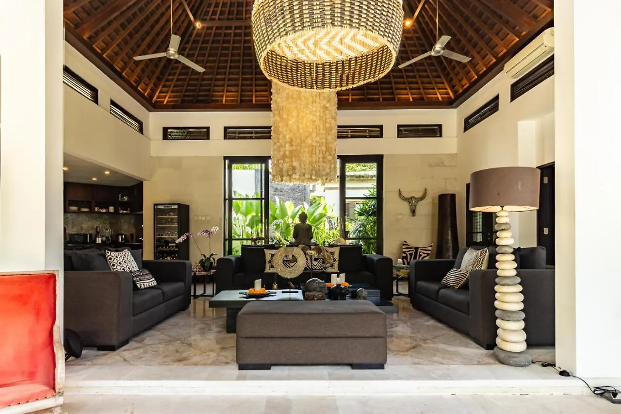 Promo Tropical 3 Bd Villa With Office And Parking Kerobokan Indonésie