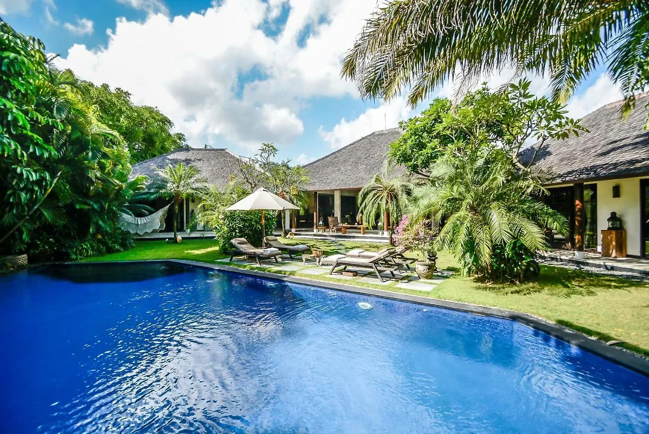 Promo Tropical 3 Bd Villa With Office And Parking Kerobokan