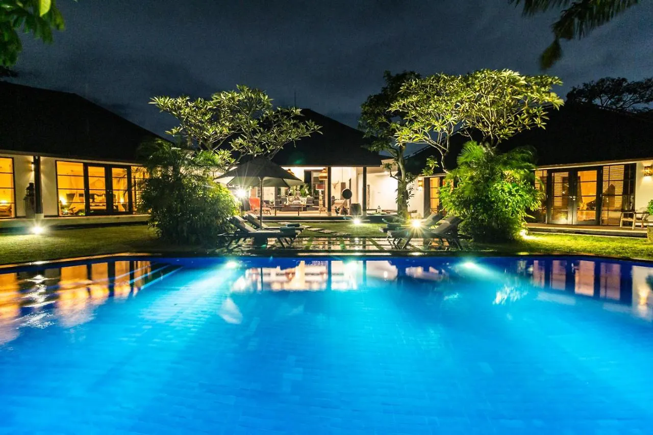 Promo Tropical 3 Bd Villa With Office And Parking Kerobokan 0*,  Indonésie