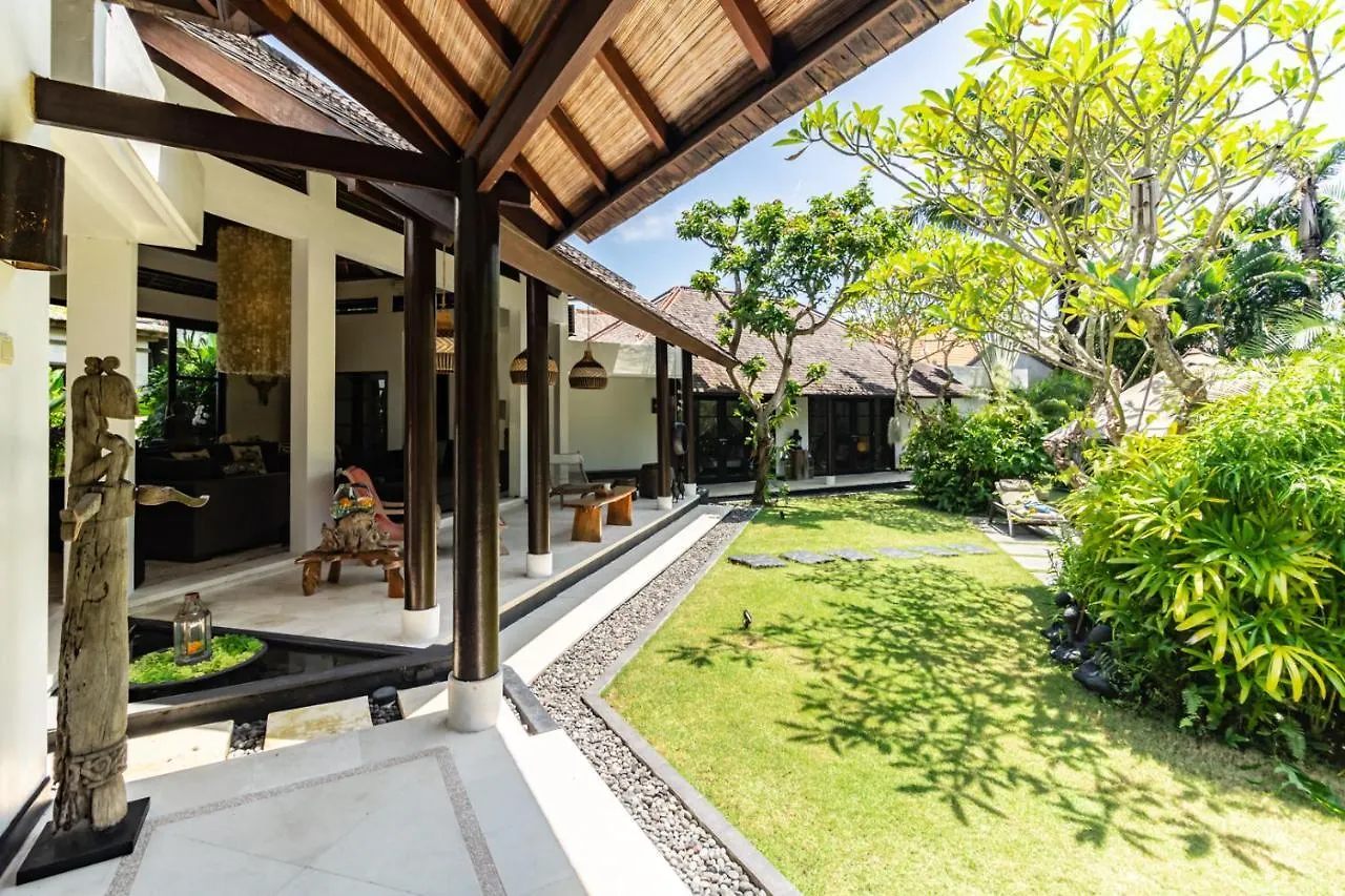 Promo Tropical 3 Bd Villa With Office And Parking Kerobokan Indonésie