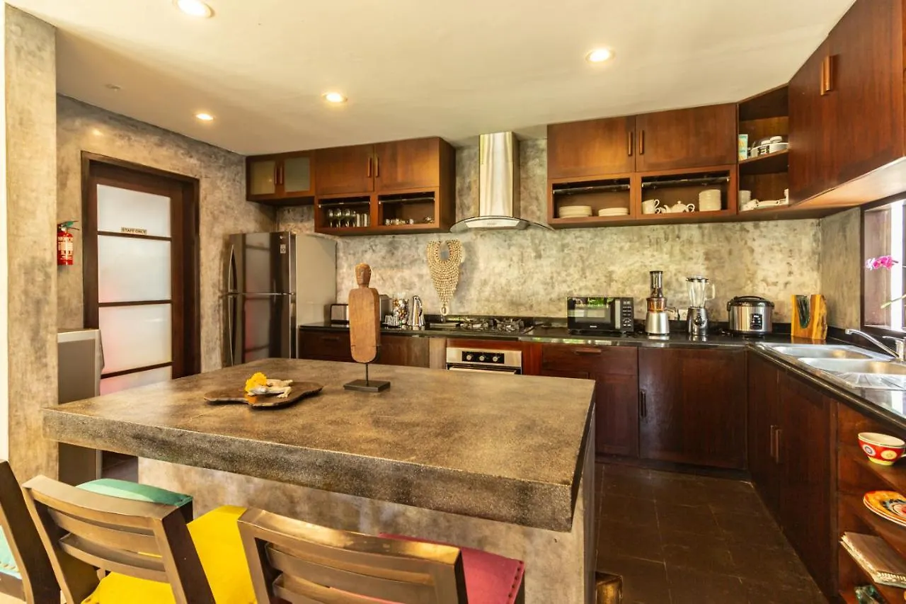Promo Tropical 3 Bd Villa With Office And Parking Kerobokan