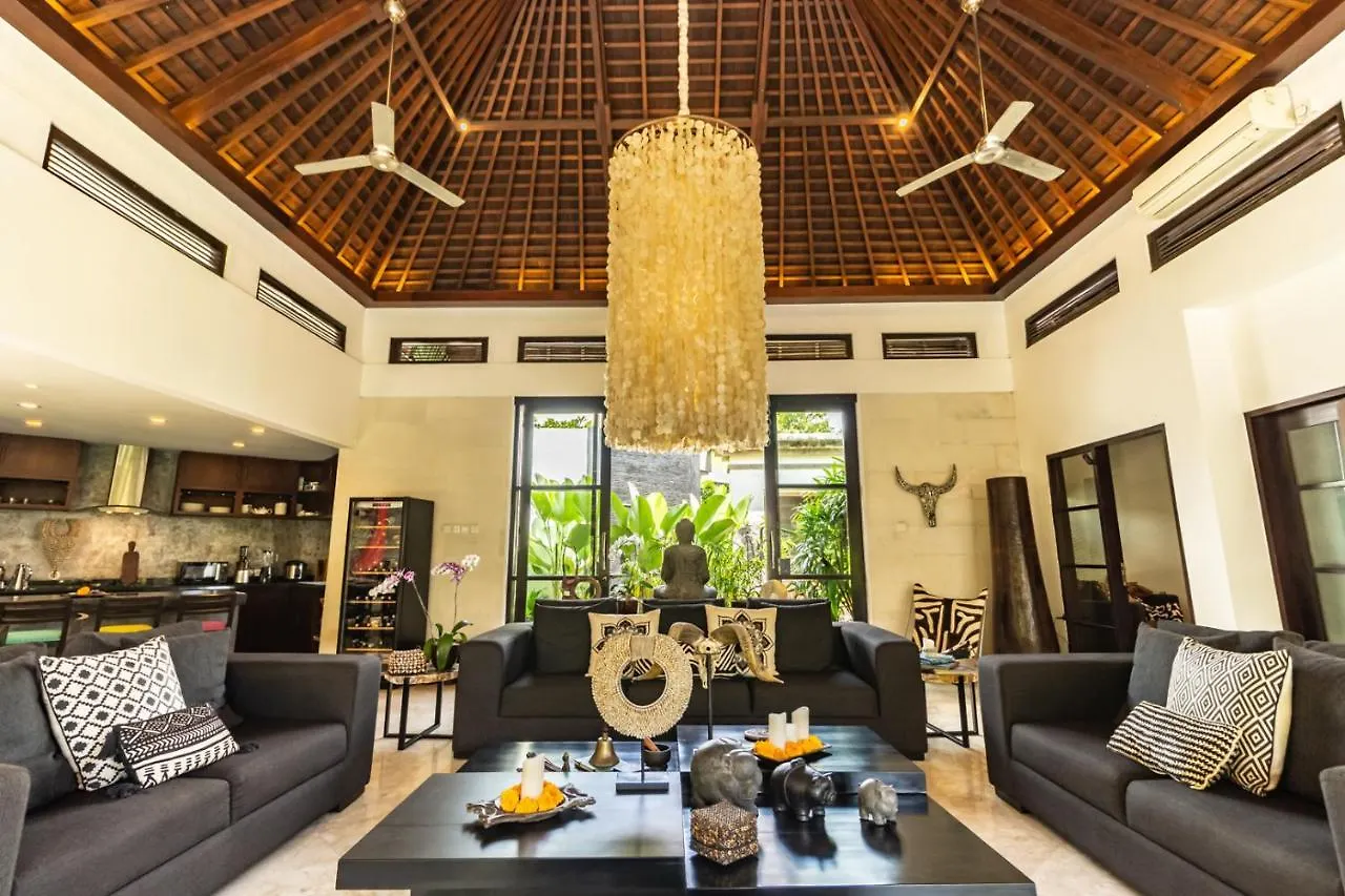 Promo Tropical 3 Bd Villa With Office And Parking Kerobokan 0*,