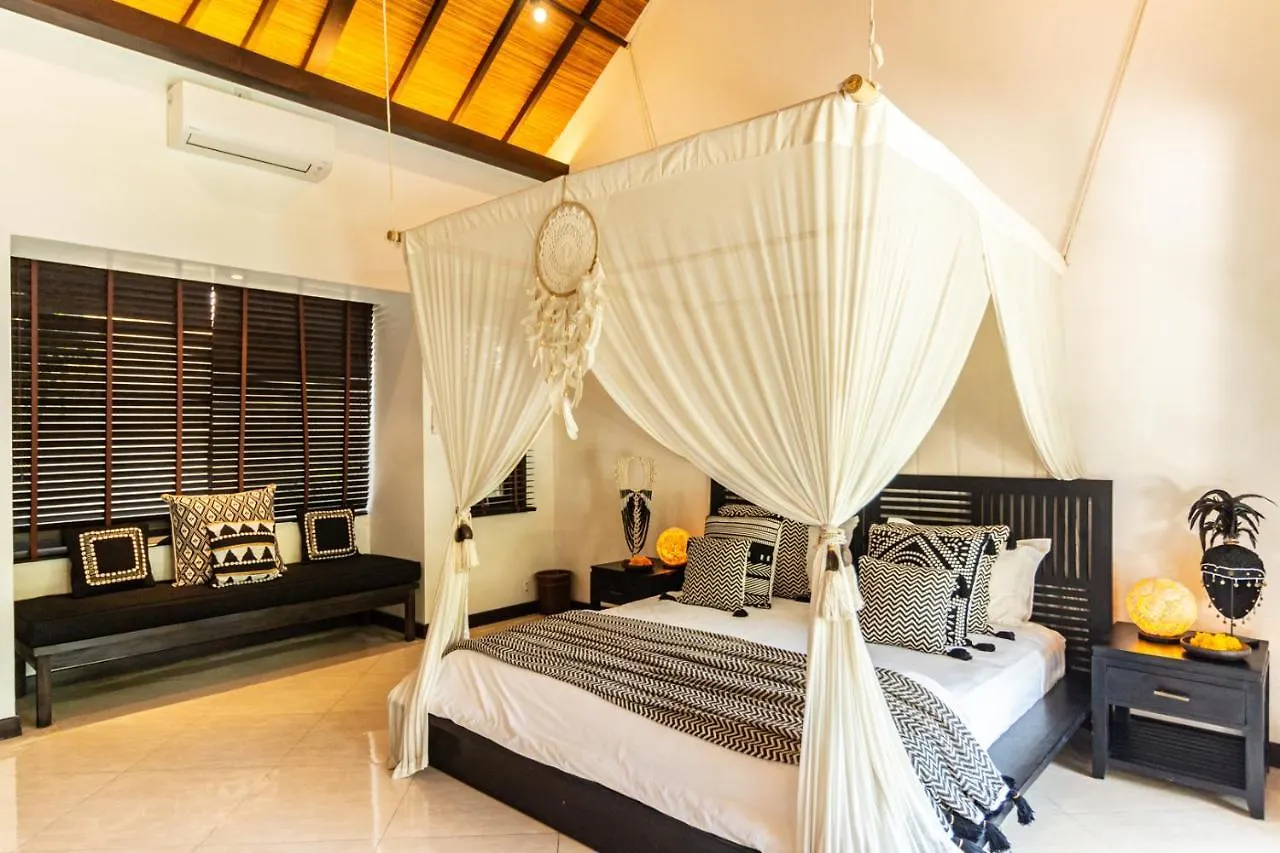 Promo Tropical 3 Bd Villa With Office And Parking Kerobokan  0*, Kerobokan (Bali)