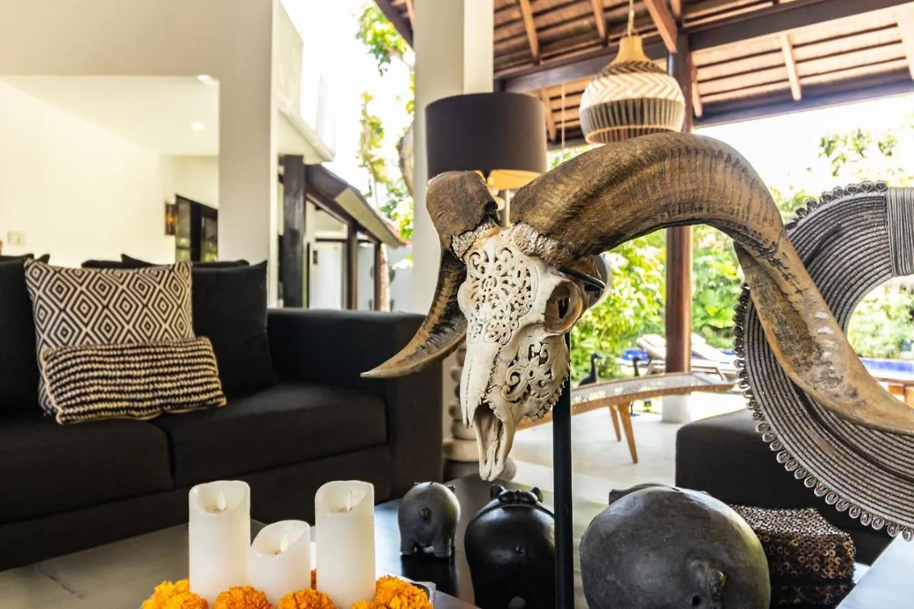 Promo Tropical 3 Bd Villa With Office And Parking Kerobokan