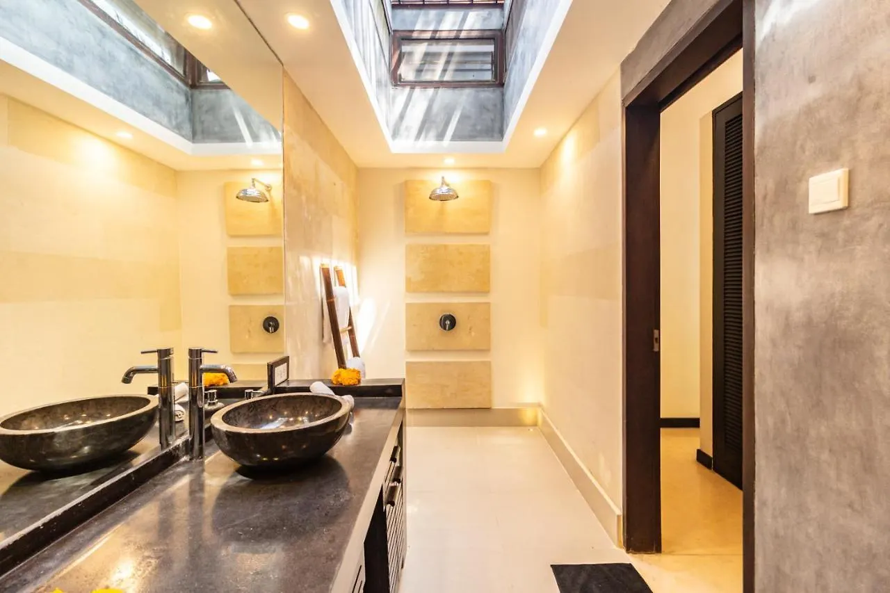 Promo Tropical 3 Bd Villa With Office And Parking Kerobokan  Kerobokan (Bali)