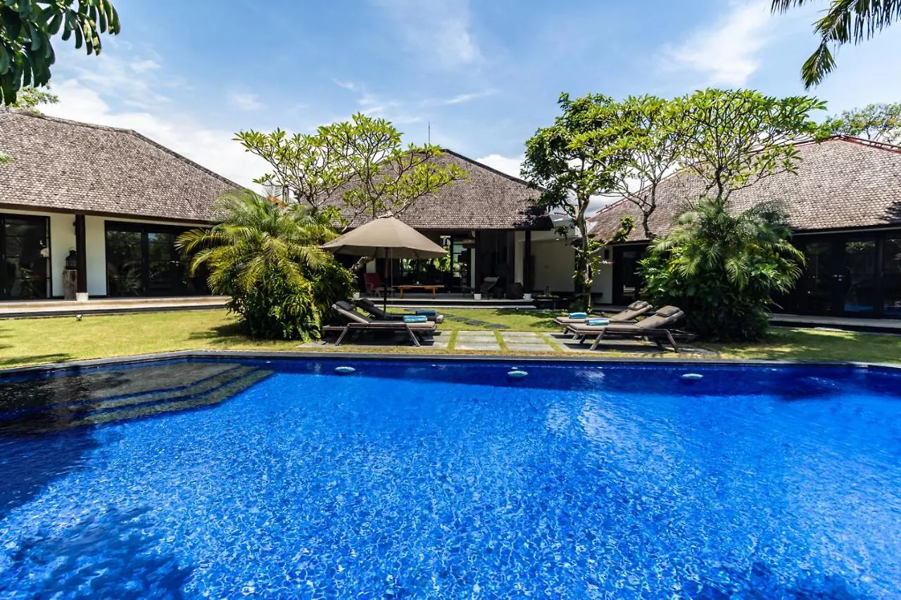 Promo Tropical 3 Bd Villa With Office And Parking Kerobokan